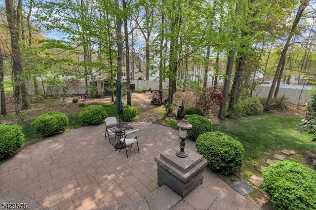 23 Yellowstone Dr, Old Bridge Twp., NJ 08857