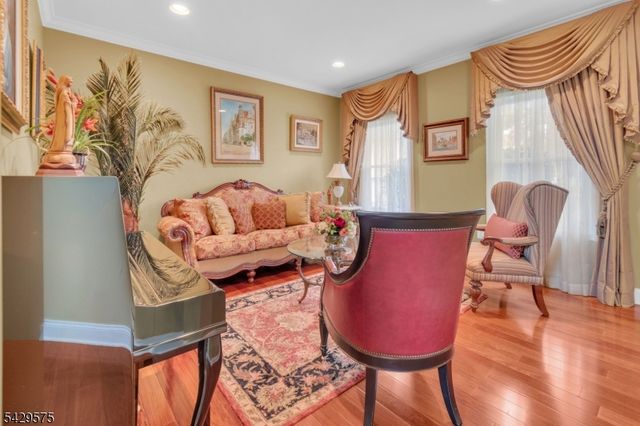 23 Yellowstone Dr, Old Bridge Twp., NJ 08857
