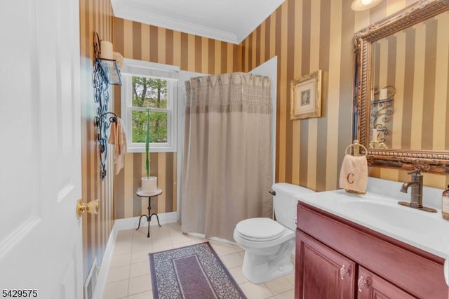 23 Yellowstone Dr, Old Bridge Twp., NJ 08857