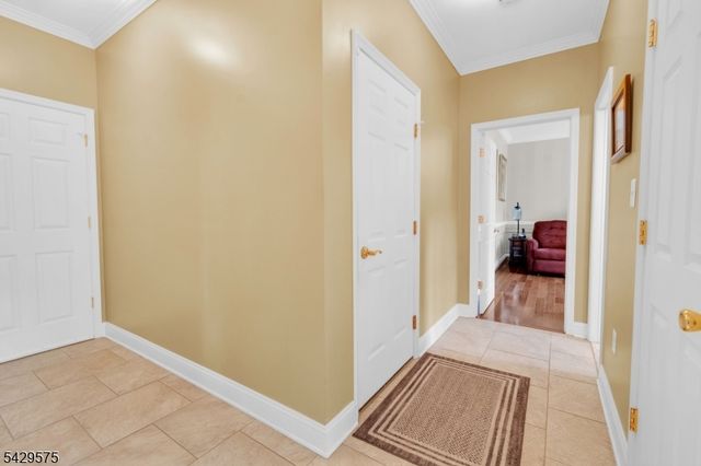 23 Yellowstone Dr, Old Bridge Twp., NJ 08857