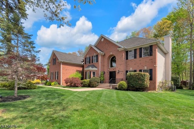 23 Yellowstone Dr, Old Bridge Twp., NJ 08857