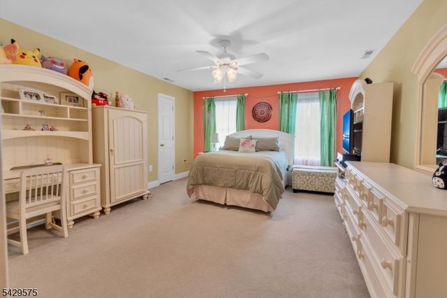 23 Yellowstone Dr, Old Bridge Twp., NJ 08857