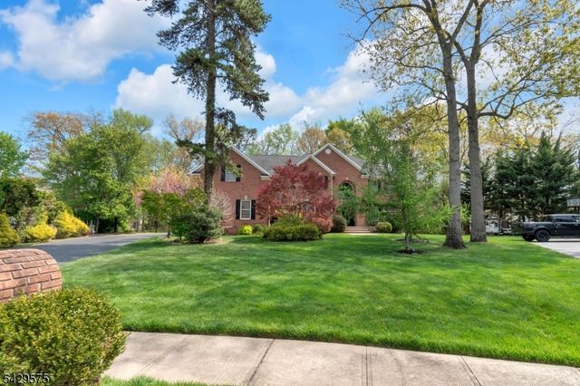 23 Yellowstone Dr, Old Bridge Twp., NJ 08857