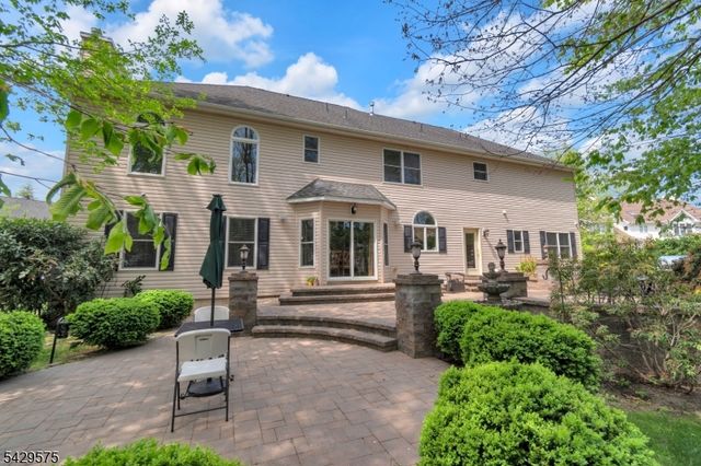 23 Yellowstone Dr, Old Bridge Twp., NJ 08857