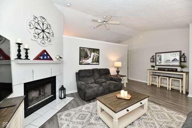 1157 Runningbrook Court, Avon, IN 46123