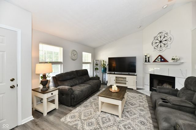 1157 Runningbrook Court, Avon, IN 46123