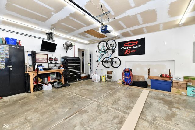 1157 Runningbrook Court, Avon, IN 46123