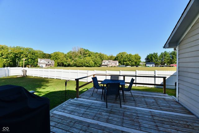 1157 Runningbrook Court, Avon, IN 46123