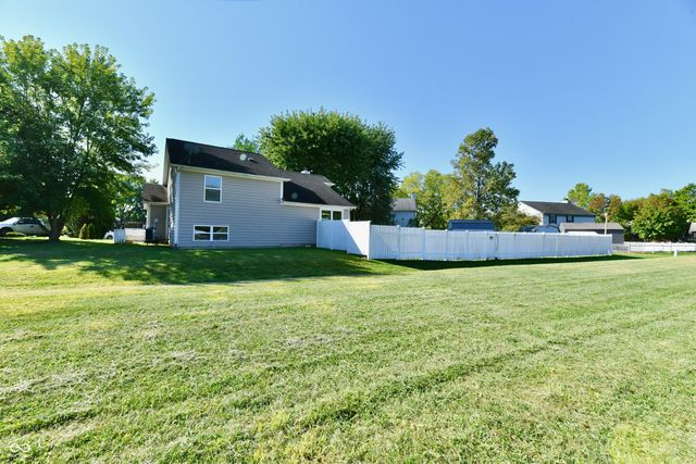 1157 Runningbrook Court, Avon, IN 46123