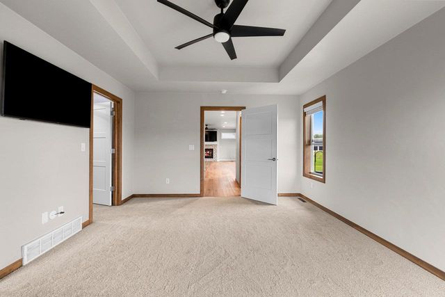 928 MENDOTA DRIVE, Green Bay, WI 54311