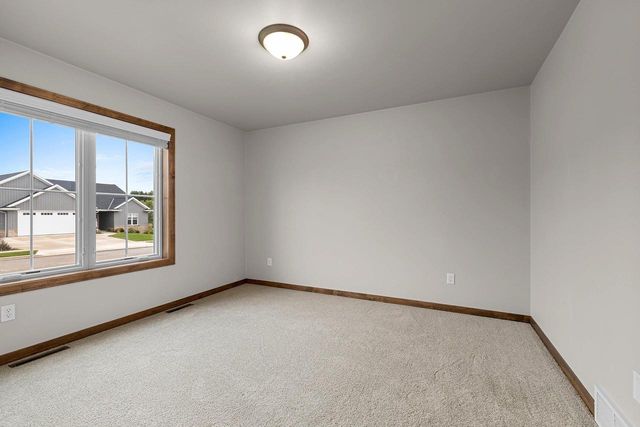928 MENDOTA DRIVE, Green Bay, WI 54311