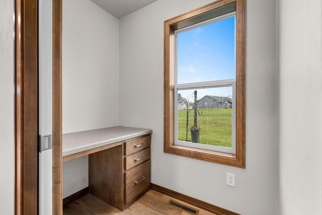 928 MENDOTA DRIVE, Green Bay, WI 54311