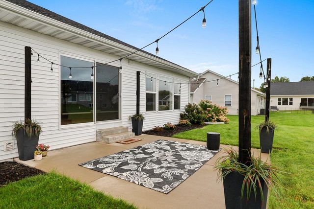 928 MENDOTA DRIVE, Green Bay, WI 54311