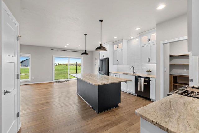 928 MENDOTA DRIVE, Green Bay, WI 54311
