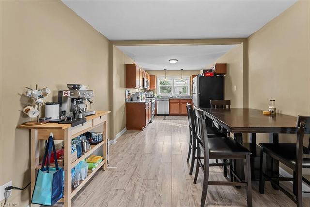 8 Gay DR, Newport News, VA 23606