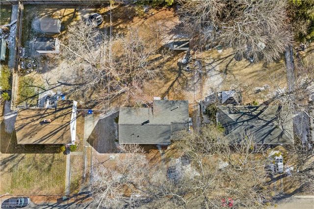 8 Gay DR, Newport News, VA 23606