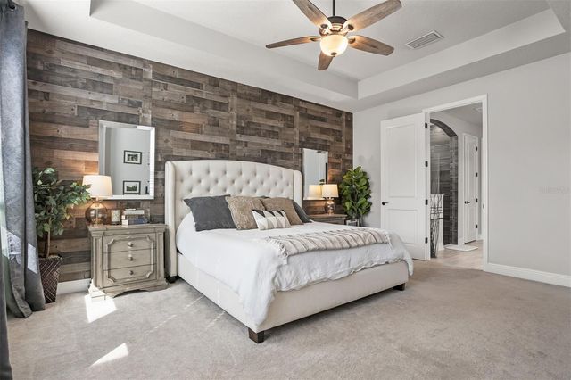 4914 LAKESHORE OAKS COURT, Tampa, FL 33624