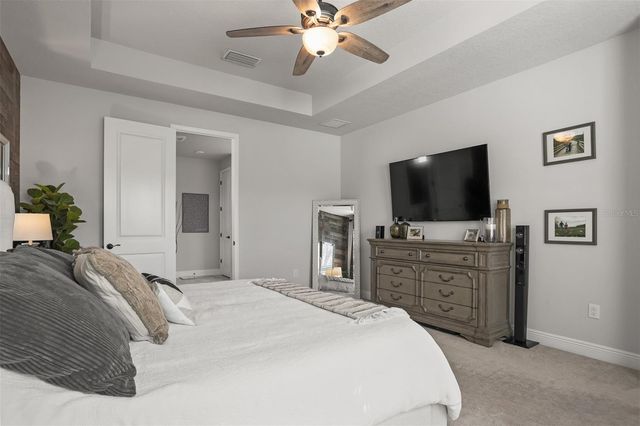 4914 LAKESHORE OAKS COURT, Tampa, FL 33624