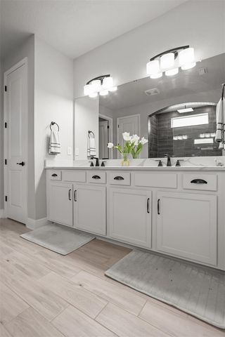 4914 LAKESHORE OAKS COURT, Tampa, FL 33624