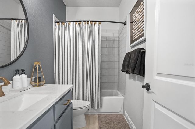 4914 LAKESHORE OAKS COURT, Tampa, FL 33624