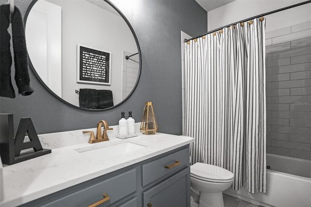 4914 LAKESHORE OAKS COURT, Tampa, FL 33624