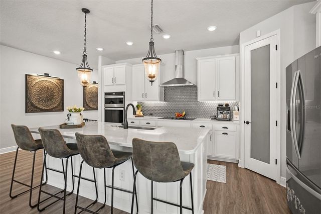 4914 LAKESHORE OAKS COURT, Tampa, FL 33624