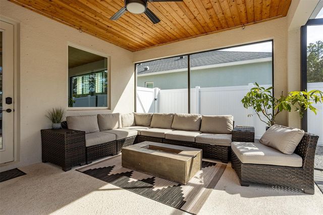 4914 LAKESHORE OAKS COURT, Tampa, FL 33624