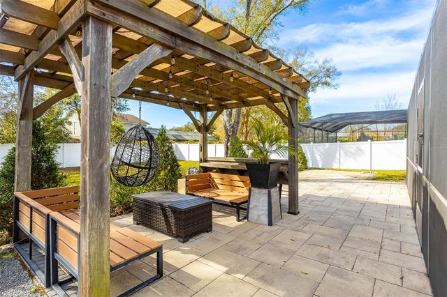 4914 LAKESHORE OAKS COURT, Tampa, FL 33624