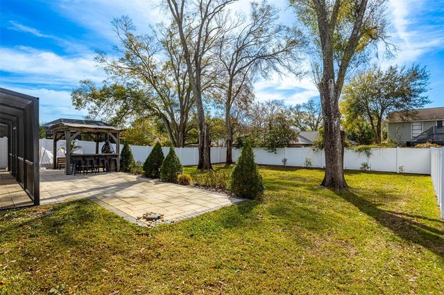 4914 LAKESHORE OAKS COURT, Tampa, FL 33624