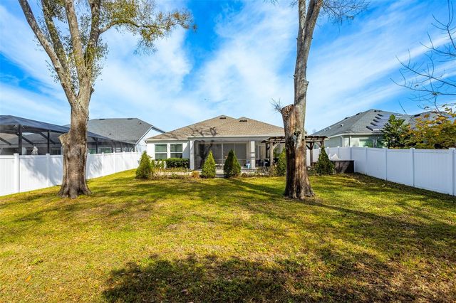 4914 LAKESHORE OAKS COURT, Tampa, FL 33624