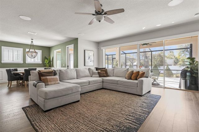 4914 LAKESHORE OAKS COURT, Tampa, FL 33624