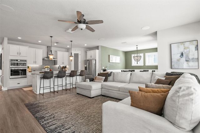 4914 LAKESHORE OAKS COURT, Tampa, FL 33624