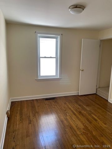 42 Whalley Avenue, Milford, CT 06460