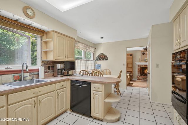 4 Duncan Drive, Morganville, NJ 07751