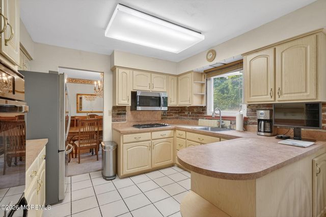 4 Duncan Drive, Morganville, NJ 07751
