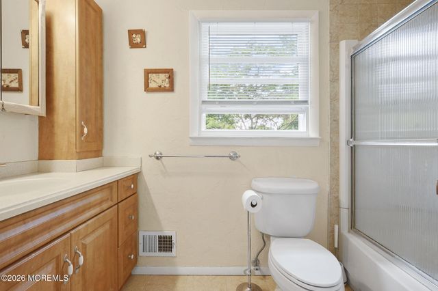 4 Duncan Drive, Morganville, NJ 07751