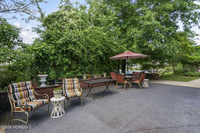4 Duncan Drive, Morganville, NJ 07751