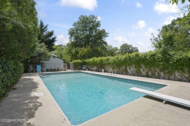 4 Duncan Drive, Morganville, NJ 07751