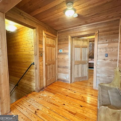 8 Hutchinson Lake Road, Senoia, GA 30276