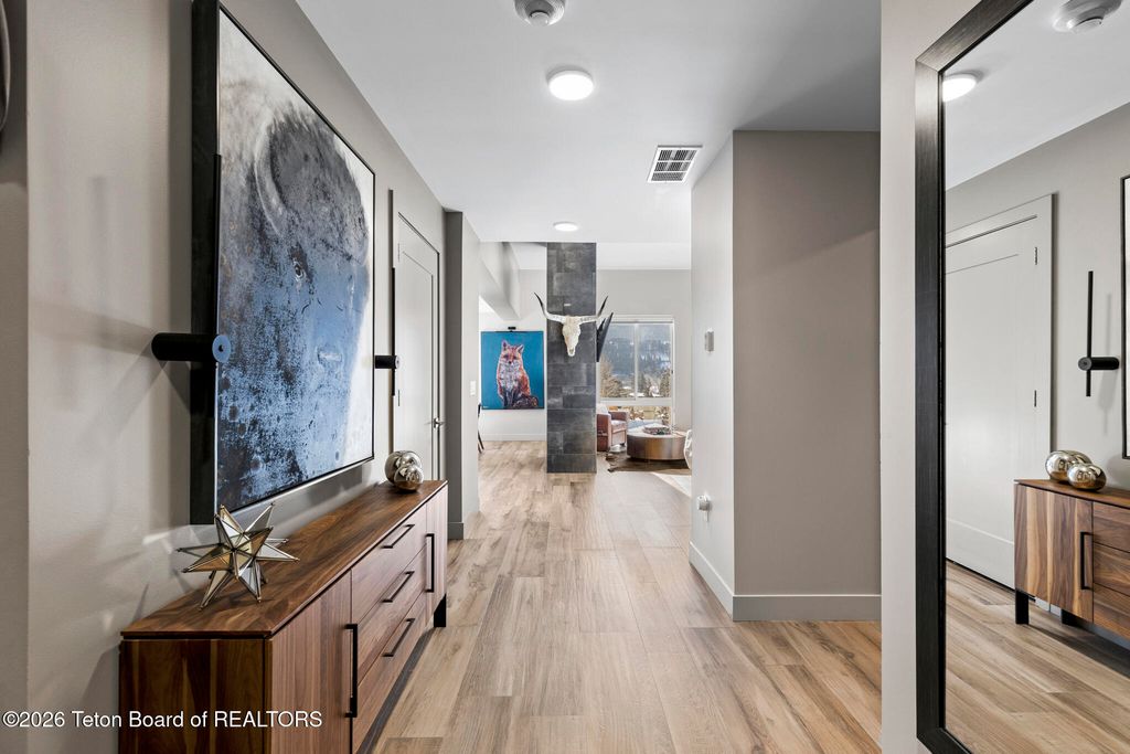 150 W SIMPSON Avenue #404, Jackson, WY 83001 photo 2