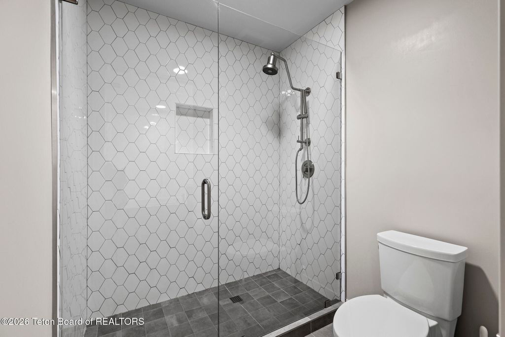 150 W SIMPSON Avenue #404, Jackson, WY 83001 photo 20