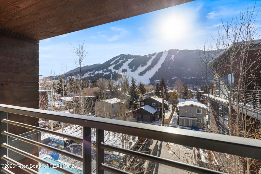 150 W SIMPSON Avenue #404, Jackson, WY 83001 photo 23