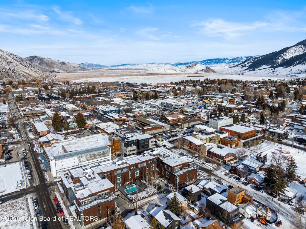 150 W SIMPSON Avenue #404, Jackson, WY 83001 photo 26
