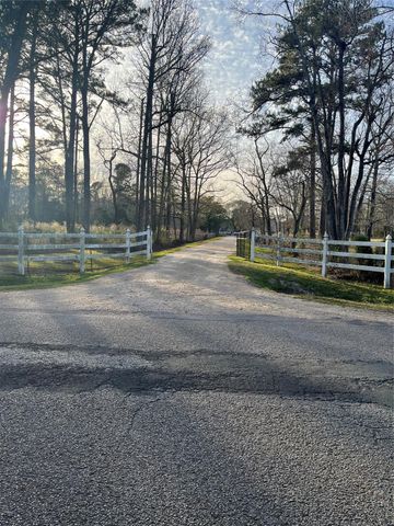 495 County Road 2268, Cleveland, TX 77327