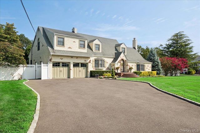 34 Albemarle Road, Westbury, NY 11590
