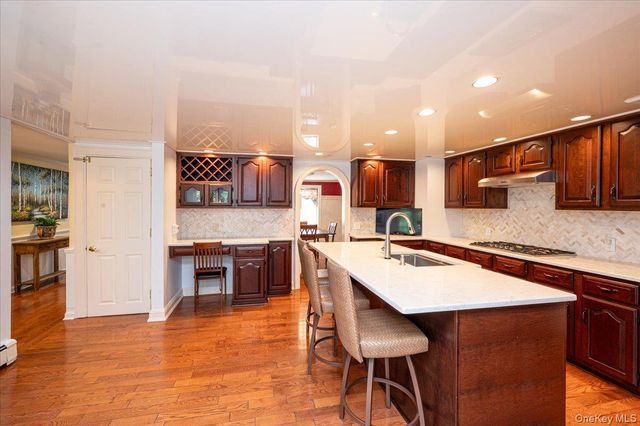 34 Albemarle Road, Westbury, NY 11590