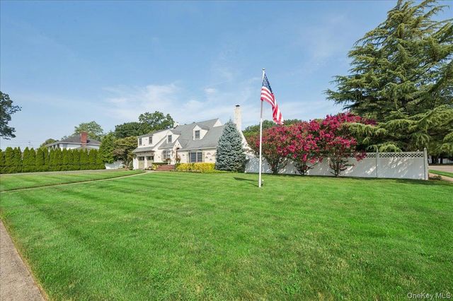 34 Albemarle Road, Westbury, NY 11590