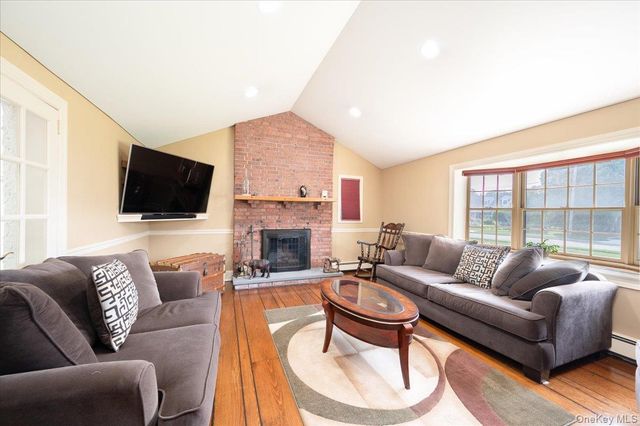 34 Albemarle Road, Westbury, NY 11590