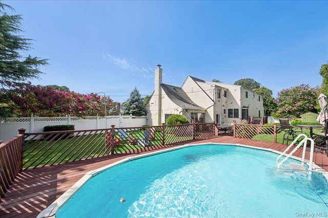 34 Albemarle Road, Westbury, NY 11590