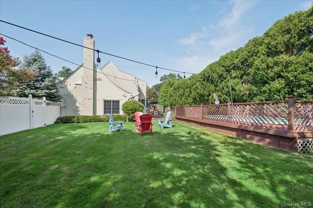 34 Albemarle Road, Westbury, NY 11590